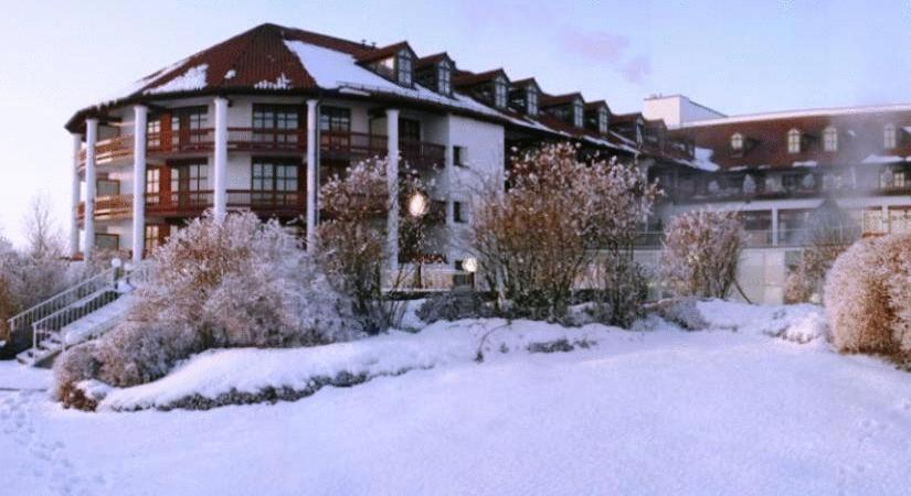 Hotel Furstenhof - Wellness- Und Golfhotel Бад-Грісбах Екстер'єр фото