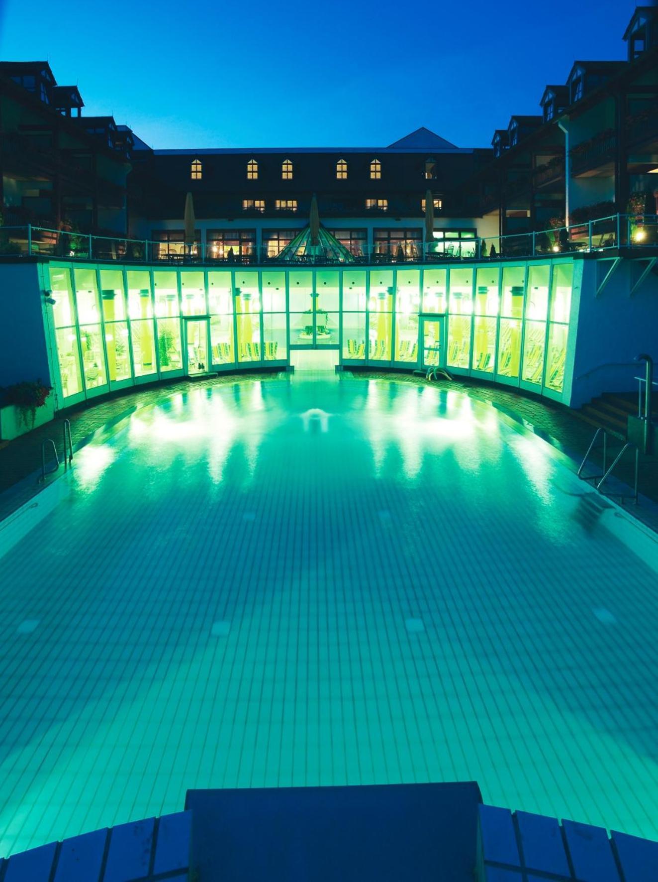 Hotel Fuerstenhof - Wellness- Und Golfhotel Бад-Грісбах Екстер'єр фото
