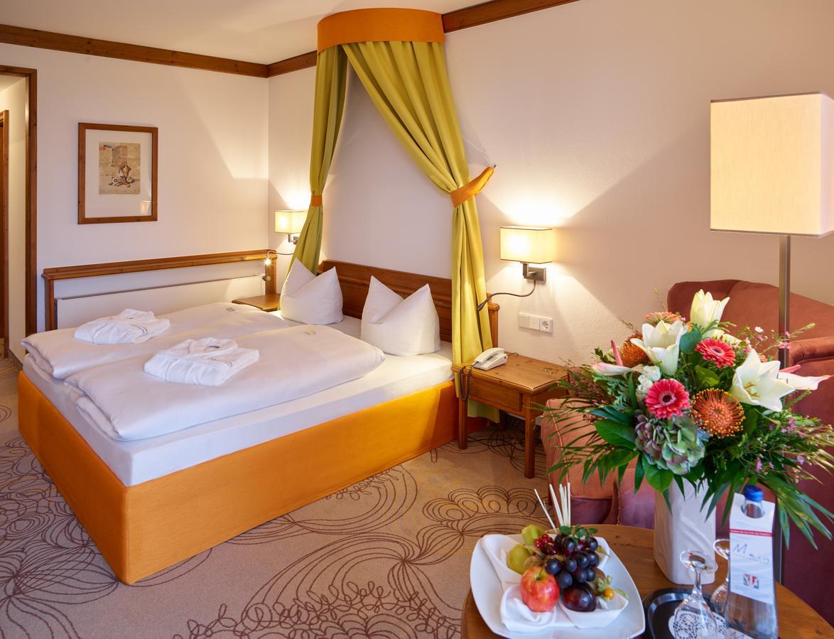 Hotel Fuerstenhof - Wellness- Und Golfhotel Бад-Грісбах Екстер'єр фото