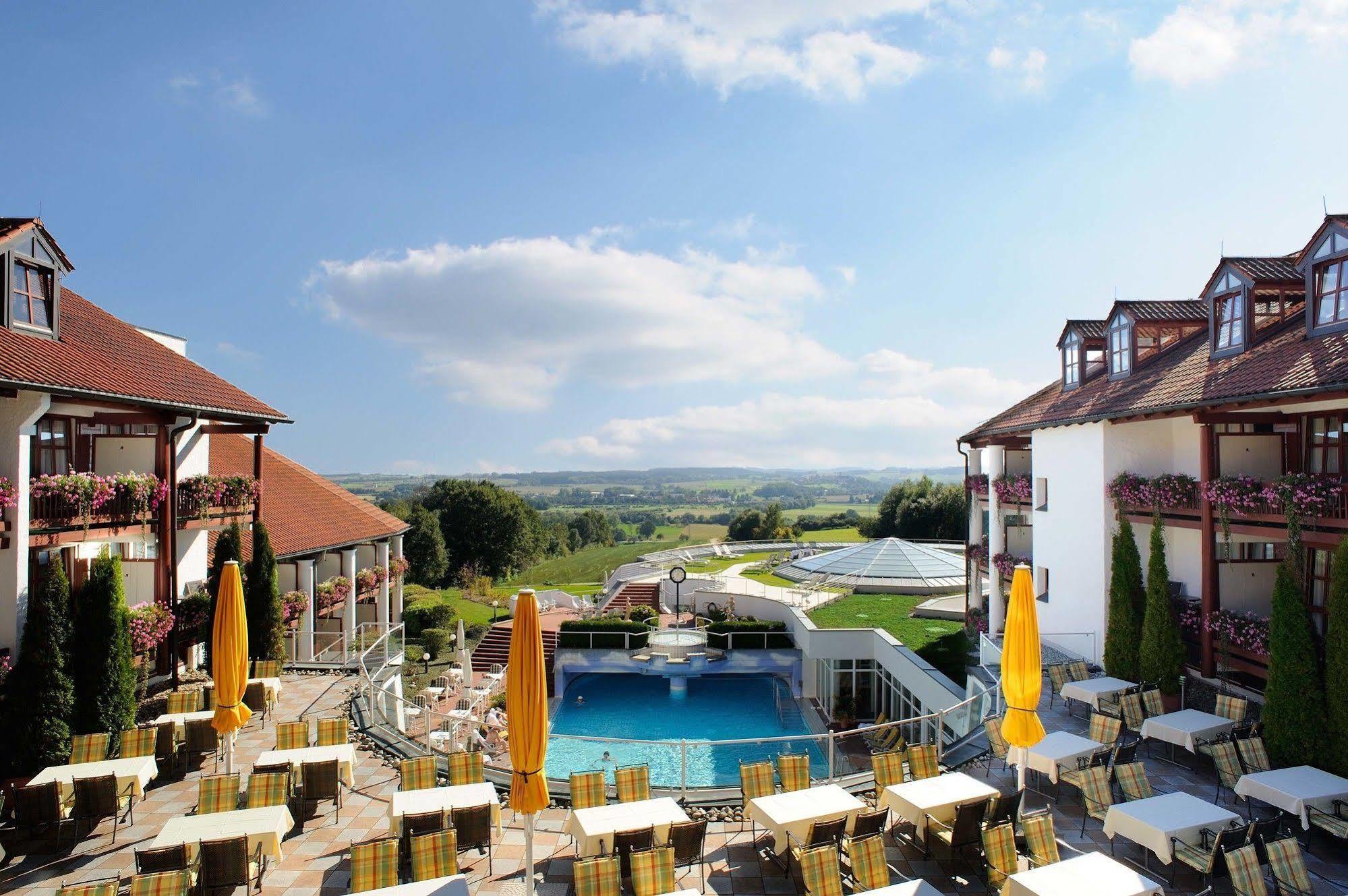 Hotel Fuerstenhof - Wellness- Und Golfhotel Бад-Грісбах Екстер'єр фото
